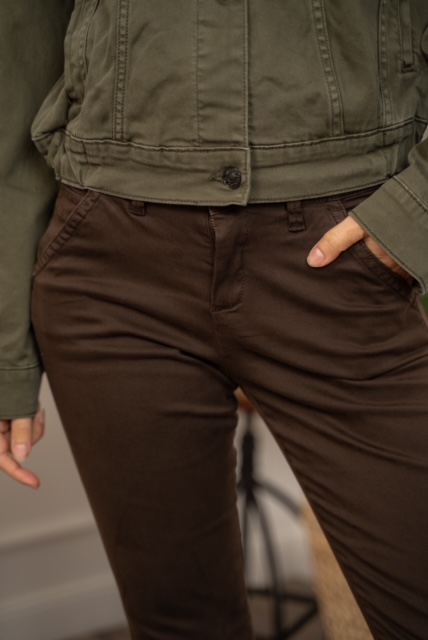 Pantalon Chino marron femme – Image 3