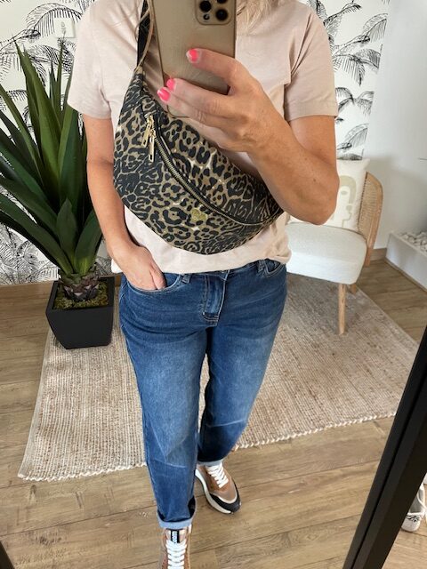 sac banane imprimé léopard avec broderie coeur – Image 2