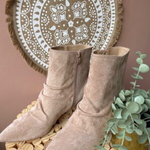 Bottines petit talon en suédine bout pointu