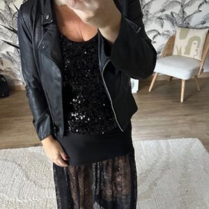 Jupe longue noire en dentelle